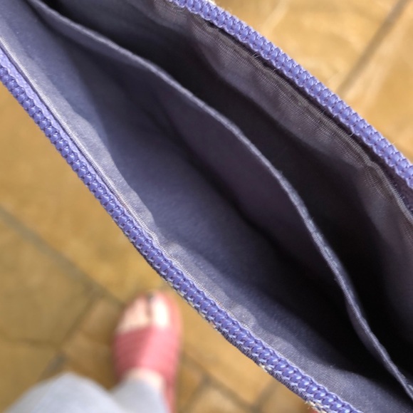 Authentic Coach Wristlet modern logo EUC Lavender - Picture 3 of 10